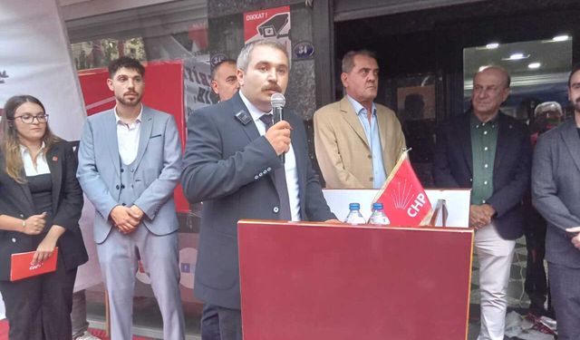 CHP Konak’ta Orçun Altanhan’dan miting gibi adaylık açıklaması: Örgütümüzle omuz omuza başaracağız