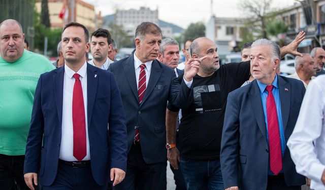 Başkan Tugay Ayakkabıcılar Sitesi'ni ziyaret etti