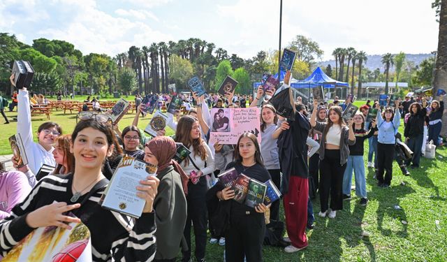 Ahmet Ümit’ten Sema Soykan’a: İzmir Kitap Fuarı dolu dolu geçti