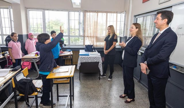 Başkan Mutlu’dan öğrencilere sürpriz ziyaret