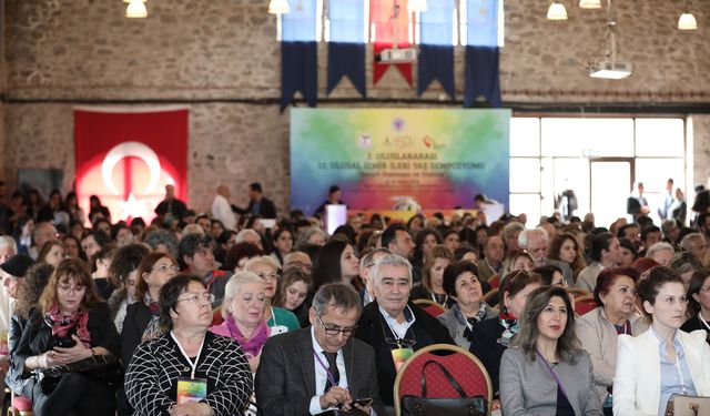 İzmir’de uluslararası sempozyum: Yaş Dostu İzmir temasıyla düzenlenecek