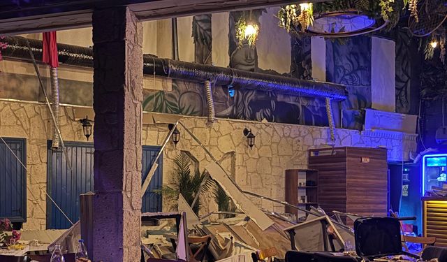 Bornova'da eğlence kabusa döndü: Duvar çöktü, 6 kişi yaralandı