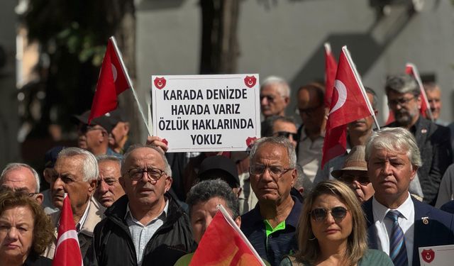 Astsubaylar İzmir'de ses yükseltti: Ulufe değil hakkımızı istiyoruz!