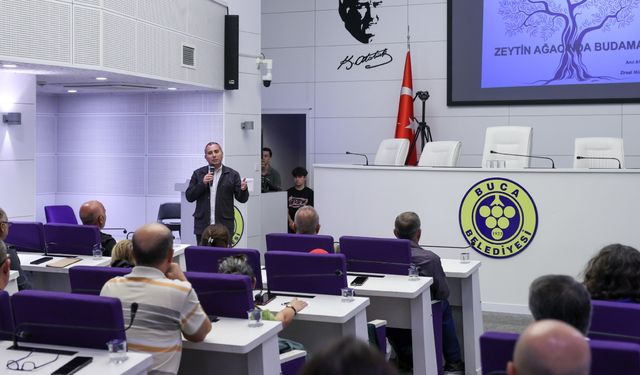 Buca Belediyesi'nden zeytin üreticilerine budama eğitimi