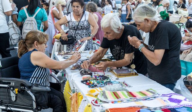 İzmir’de 200 kadın üretici, el emeğini fırsata çevirdi
