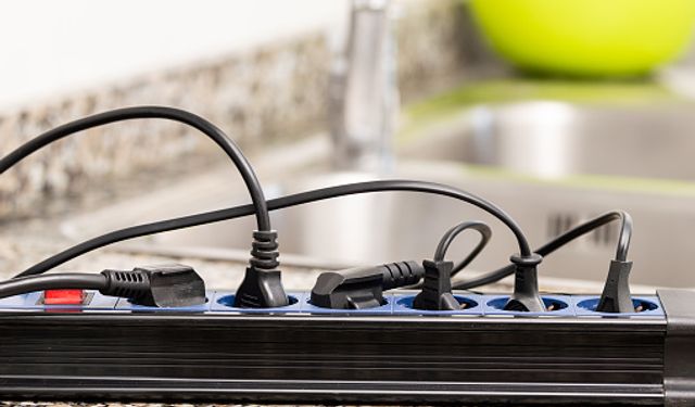 Evlerdeki görünmeyen tehlike: Mutfakta elektrik kullanımında yaptığımız büyük hata