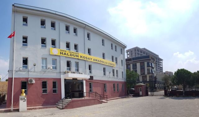 İzmir’de halay çeken öğrenciler gözaltında: Devletin çocuklara karşı işlediği yeni bir hukuksuzluk