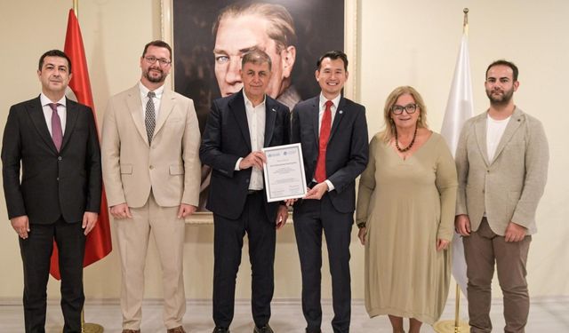 İzmir’in Yaşlı Dostu Şehir unvanı tescillendi