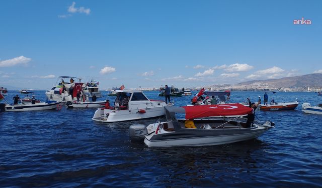 İzmir’de Filistin ile Küresel Sumud Filosu'na denizden destek