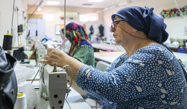 Hobiden mesleğe: İzmir’de kadınlar ücretsiz kurslarla kendi işini kuruyor