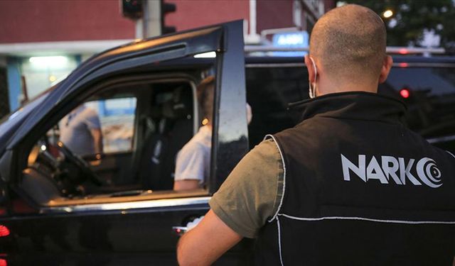 İzmir’de zehir operasyonu: Rekor sayıda sentetik ecza ele geçirildi