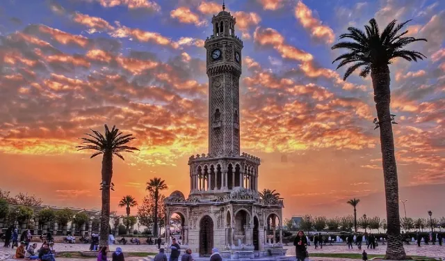 Kentin belleği ve simgesi: İzmir Saat Kulesi