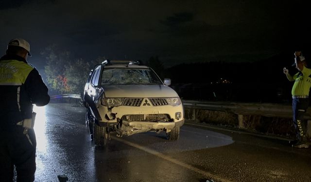 Bornova’da kaza: Pikap ile elektrikli bisiklet çarpıştı