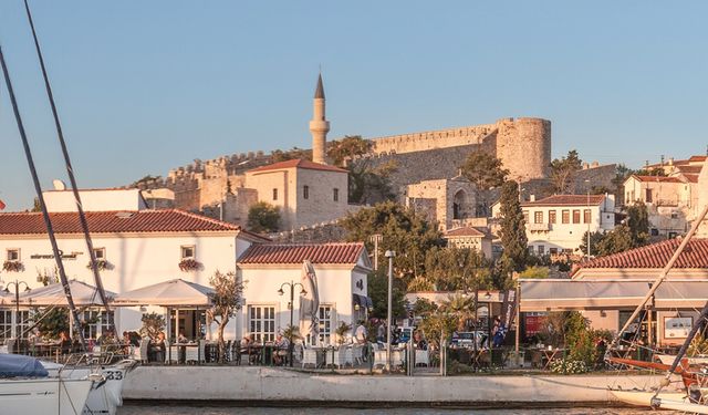 Turizm cennetinin sadık gardiyanı: Çeşme Kalesi