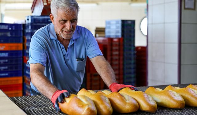 Karabağlar‘da Askıda Ekmek Projesi Başladı