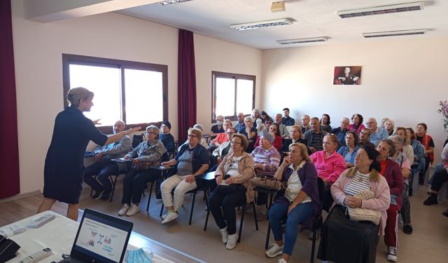 Konak’ ta İleri Yaş Merkezi’nde Beyin Sağlığı ve Demansa Karşı Korunma etkinliği yapıldı