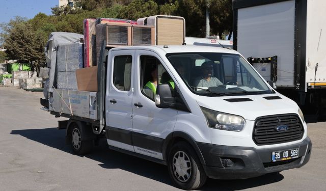 İzmir’de dayanışmanın en güzel hali: Kullanılmayan eşyalar yeni yuvalara ulaştırılıyor