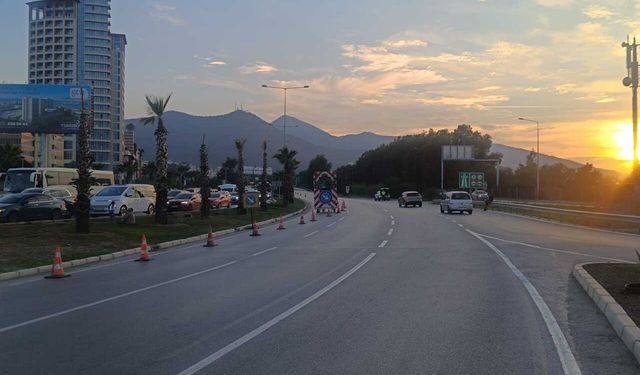 Narlıdere yönüne gidenler dikkat: Otoyolda asfalt mesaisi başladı