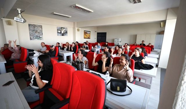 Menderes Belediyesi’nde personele işaret dili eğitimi