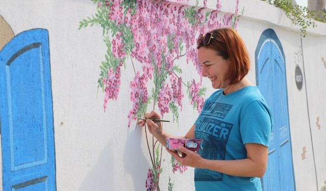 İzmir'de sanat her yerde: Bir köyün daha duvarları tuvale dönüştü