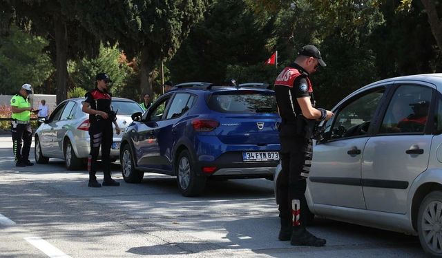 İzmir'in asayiş raporu açıklandı: Bu hafta 1020 kişi yakalandı