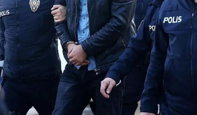 İzmir’de kaçak sigara operasyonu: Buca’da 20 bin 900 makaron ele geçirildi