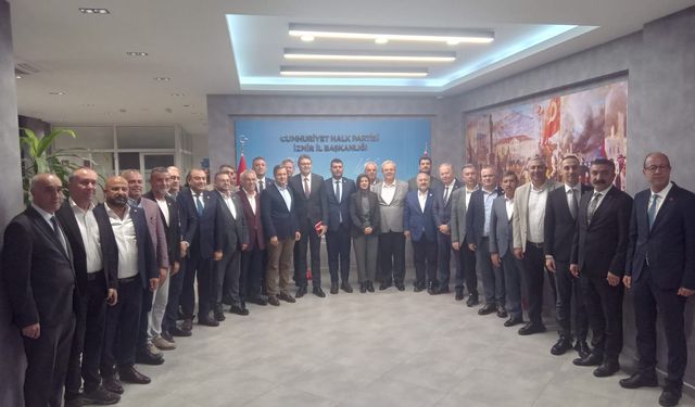 CHP İzmir'de kongre zirvesi: İlçe başkanları toplandı