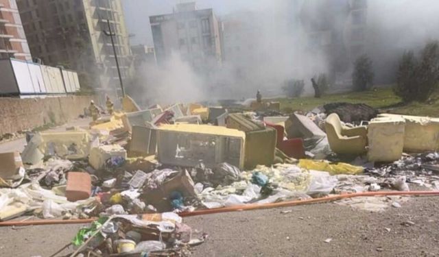 Karşıyaka'da kablo ve hurda yangını paniğe neden oldu: İki kişi yakalandı