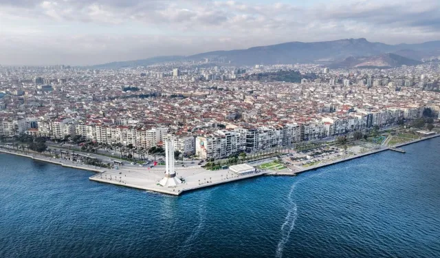 Karşıyaka’nın Anıt ve Heykelleri: Kent tarihine damga vuran eserler