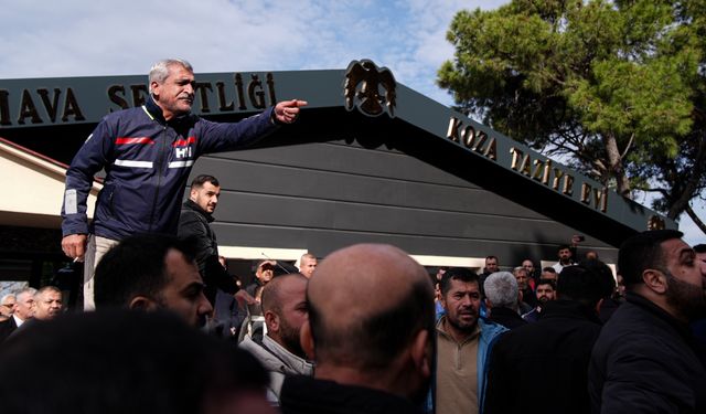 Konak’ta taziyeevi gerginliği: Mahalleli yıkıma izin vermedi