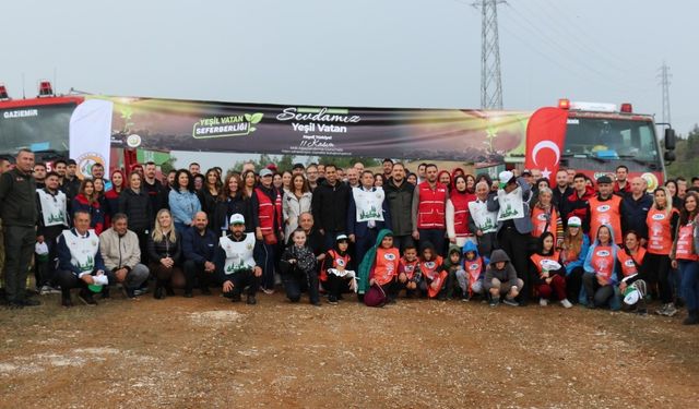 Torbalı’da yaz yangınları seferberliği: Bin fidan toprakla buluştu