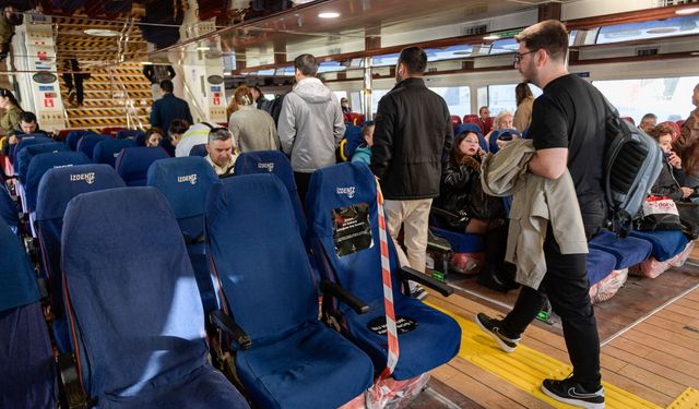 İzmir’de 25 Kasım için anlamlı mesaj: Bir koltuk boş, bir kadın eksik!