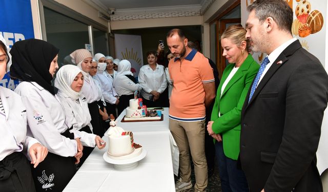 40 aday seçildi: Çiğli’de Pastacılık kursu mezun verdi