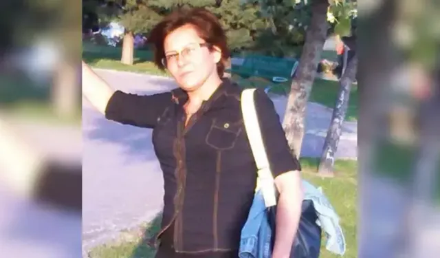 İzmir'de 30 kedisi ile birlikte yaşamını yitiren Şule Çörekçi son yolculuğuna uğurlandı