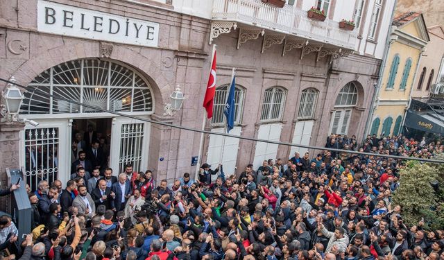 9 ay önce İzmir Büyükşehir’de işten atıldılar: Emek ve Demokrasi Güçleri’ne çağrı