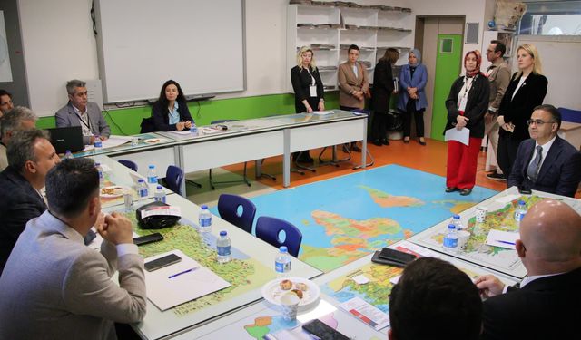 İzmir’de Hayat Boyu Öğrenme Çalıştayı Gerçekleştirildi