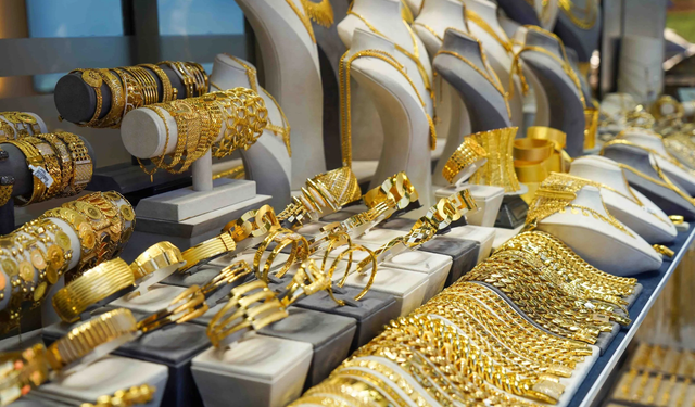 İzmir’de 24 ayarın altındaki altın alım satımı yasaklandı mı? Kuyumculardan açıklama