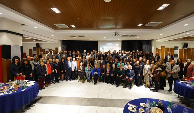 Karabağlar''da anlamlı gece: Helil Kınay öğretmenlerle buluştu