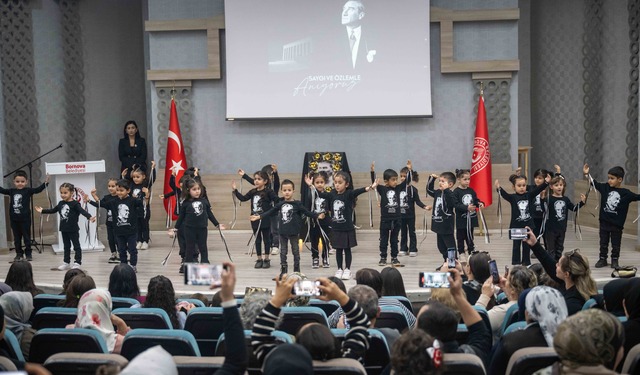 Bornovalı çocuklardan Ata'ya duygusal anma