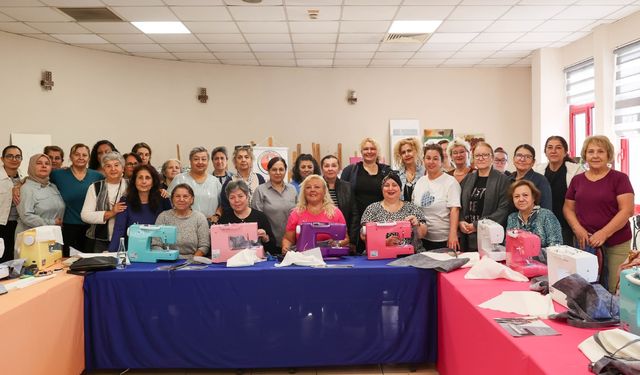 Buca’da örnek proje: Kadınların emeği öğrencilere burs oldu