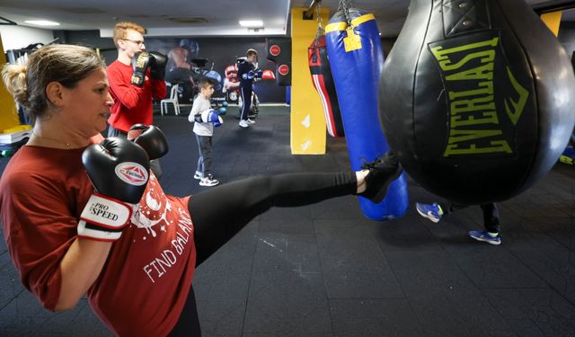 Bucalı kadınlar güçleniyor: Ücretsiz kick boks dersleri