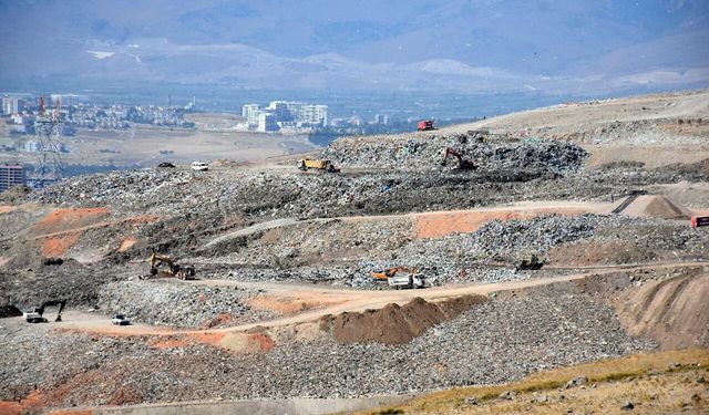 Çiğli meclisinde gündem yine Harmandalı: Çiğli çöp konusunda tüm İzmir’den alacaklı