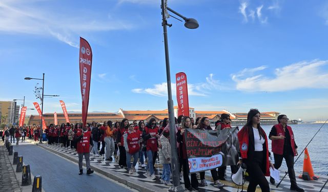DİSK’li kadınlar 25 Kasım’da İzmir’de ses yükseltti