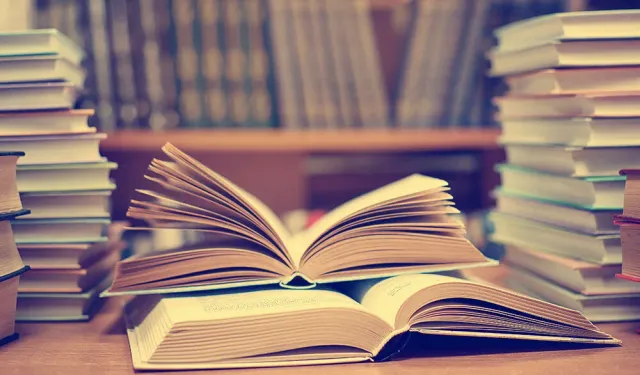 Hikayelerinde deniz ve özgürlük var: İzmir’in önde gelen yazarları