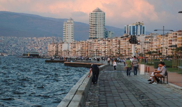 İzmirliler, Büyükşehir’in hizmetlerini değerlendirdi: Memnuniyet oranı düştü!