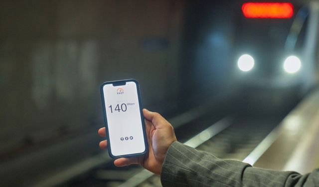 İzmir Metrosu’nda çekmeyen telefon dönemi sona erdi: Kesintisiz iletişim zamanı