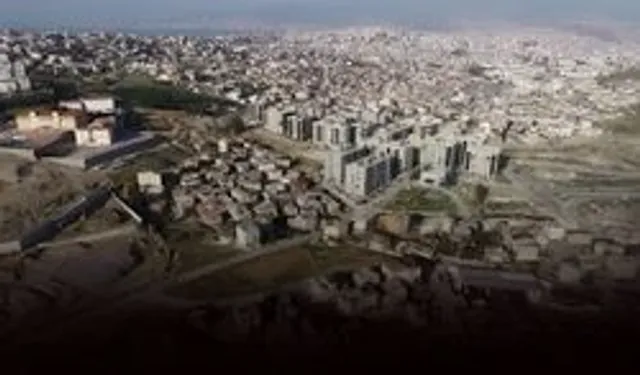 Karabağlar'da kentsel dönüşüm krizi derinleşiyor: Mahalle halkı kentsel dönüşüm daire müdürleri ile buluştu