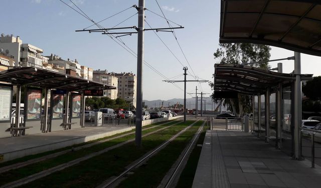 Karşıyakalılar o durağın isminin değişmesini istiyor!