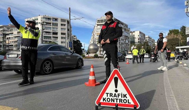 Konak'ta 30 noktada dar alan denetimi: 37 araç trafikten men edildi