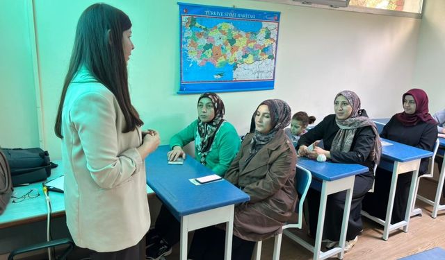 Konak’ta farkındalık eğitimi: Aileler madde bağımlılığına karşı bilinçleniyor